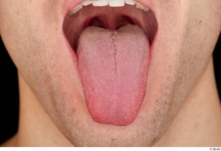 Tomas Salek tongue 0001.jpg